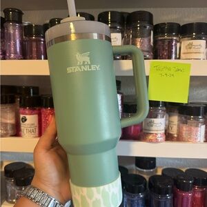 Stanley eucalyptus Tumbler with Straw and boot